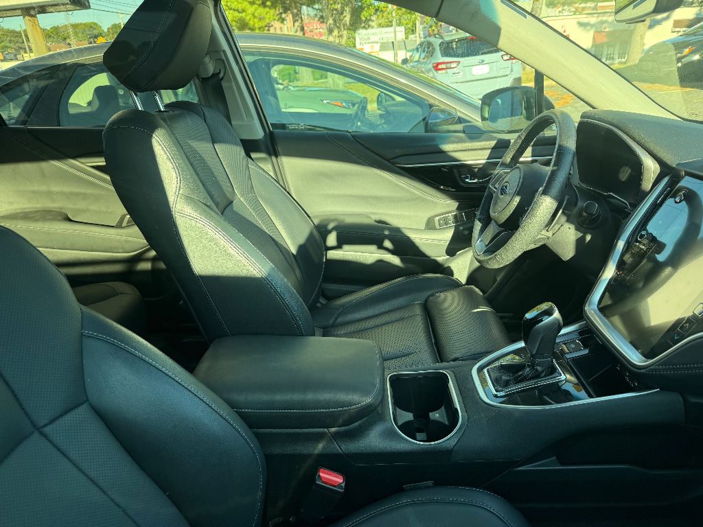 2020 Subaru Outback Limited photo 2