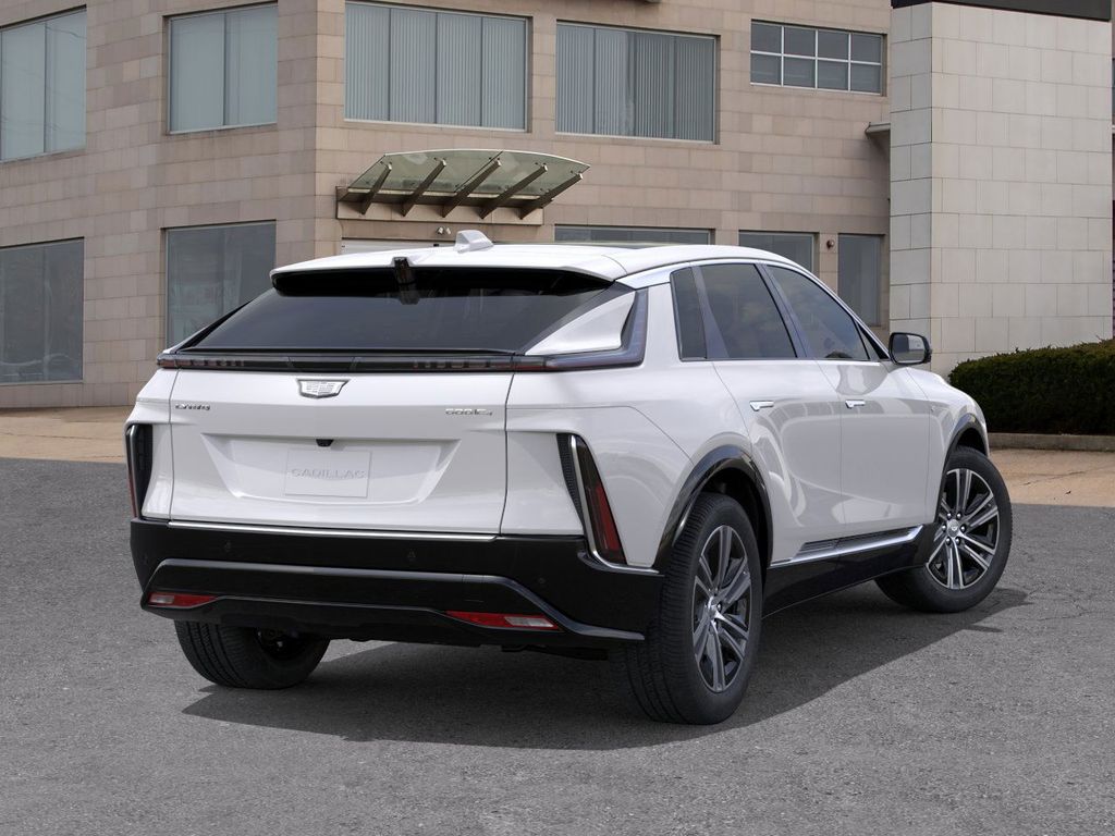 2025 Cadillac Lyriq Luxury photo 4