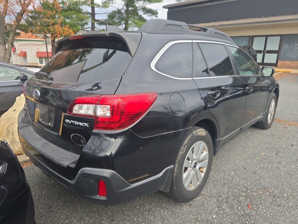 2019 Subaru Outback Premium photo 3
