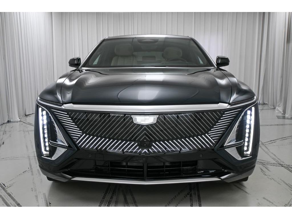 New 2026 CADILLAC LYRIQ Signature Luxury SUV