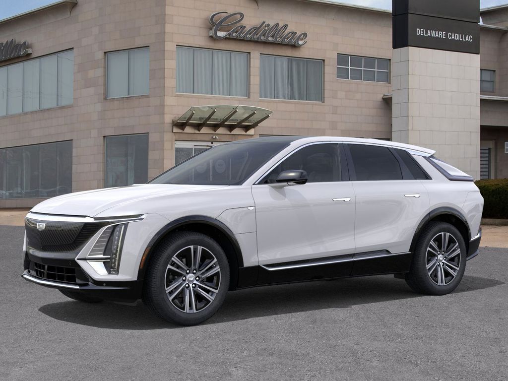 2025 Cadillac Lyriq Luxury photo 2