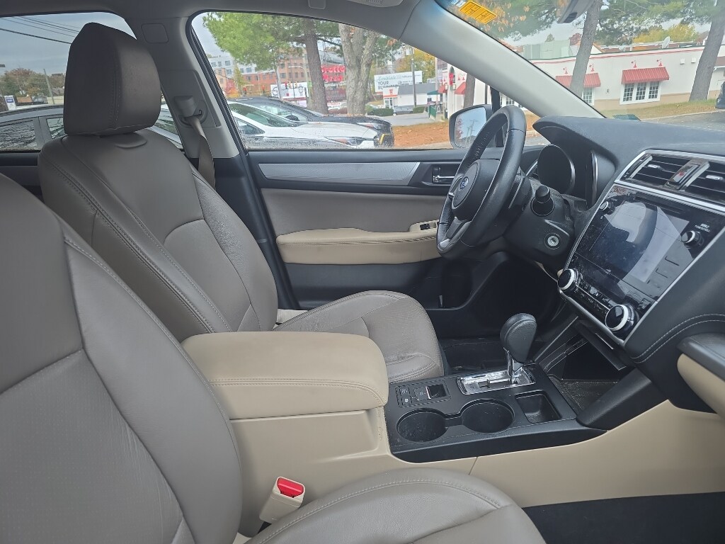 2019 Subaru Outback Premium photo 4
