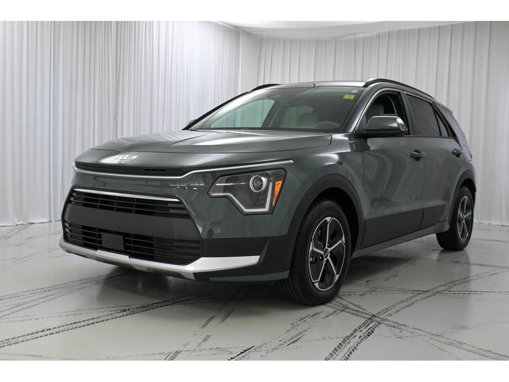 Used 2025 Kia Niro EX