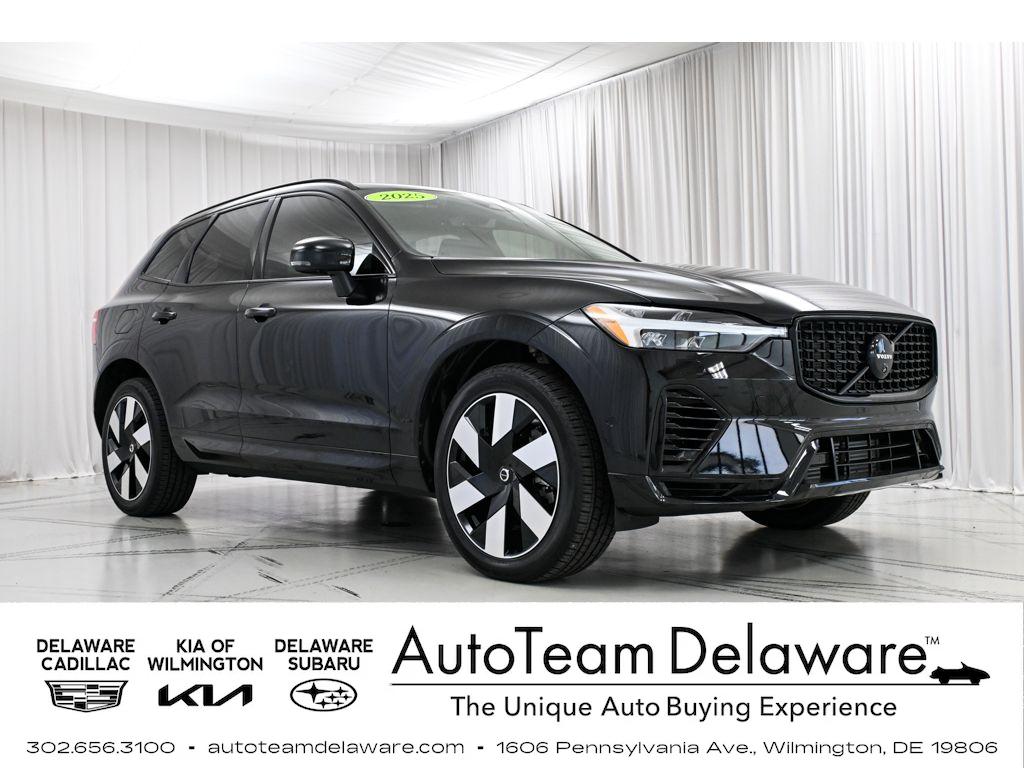 2025 Volvo XC60 T8 Plus Dark AWD's photo