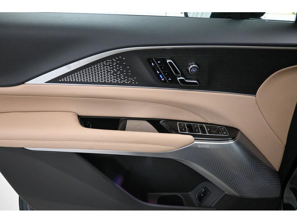 2026 Cadillac LYRIQ Signature Luxury - Photo 16