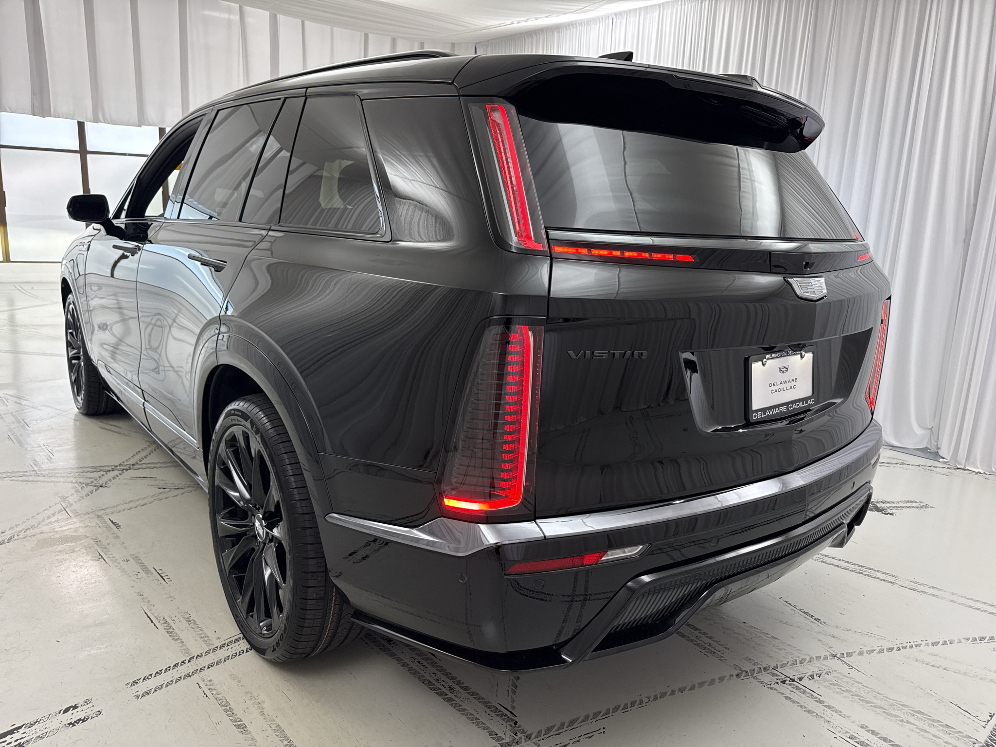 New 2027 CADILLAC VISTIQ Platinum SUV