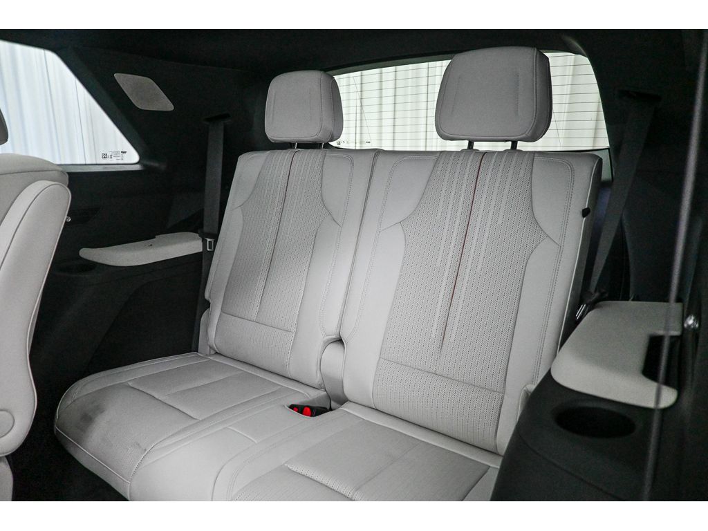 2027 Cadillac VISTIQ Sport - Photo 14