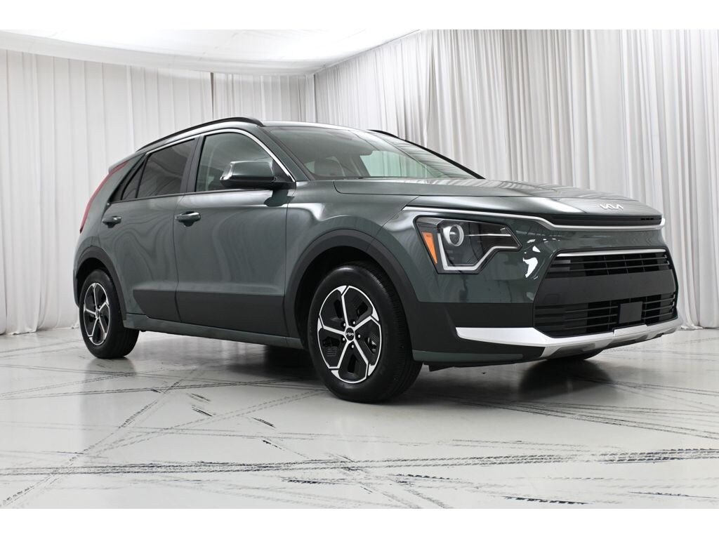 Used 2025 Kia Niro Plug-In Hybrid EX