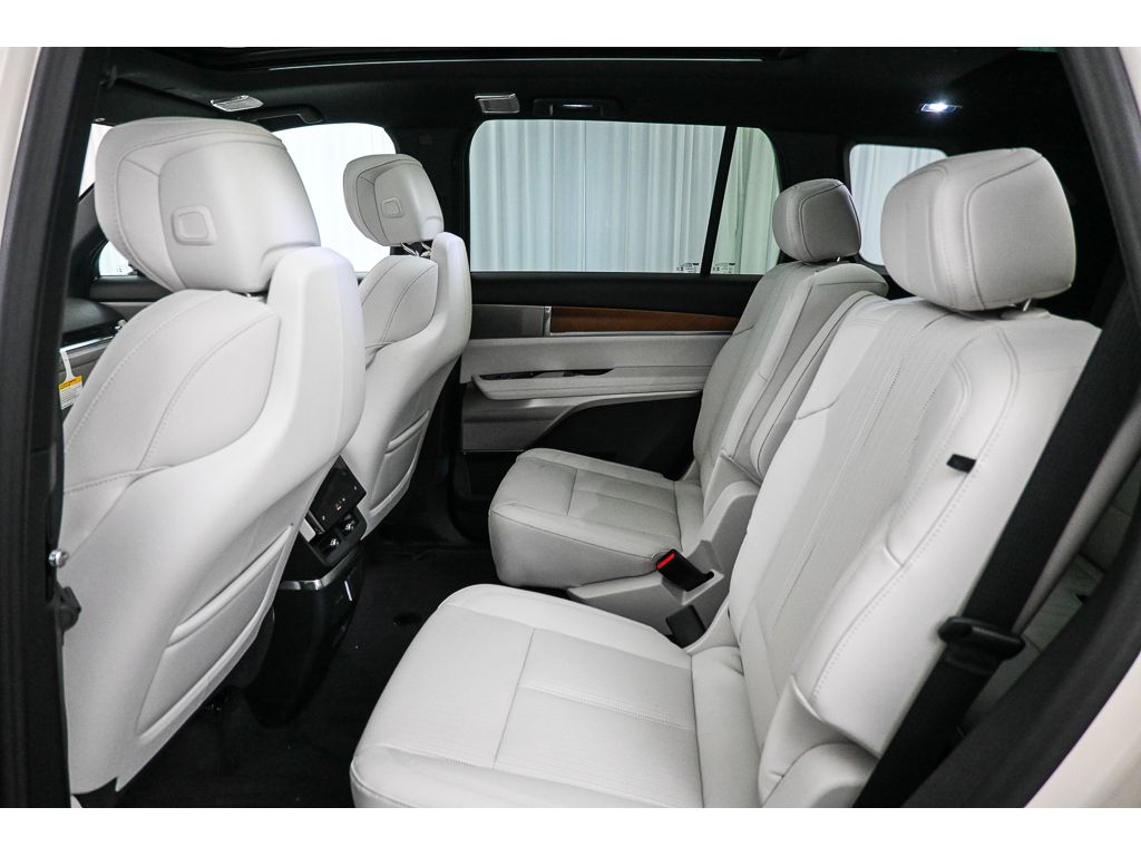 2027 Cadillac VISTIQ Sport - Photo 13