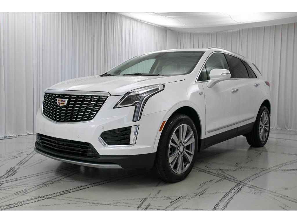 2025 Cadillac XT4 Premium Luxury photo 2