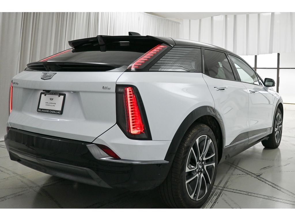 New 2027 CADILLAC OPTIQ Sport SUV