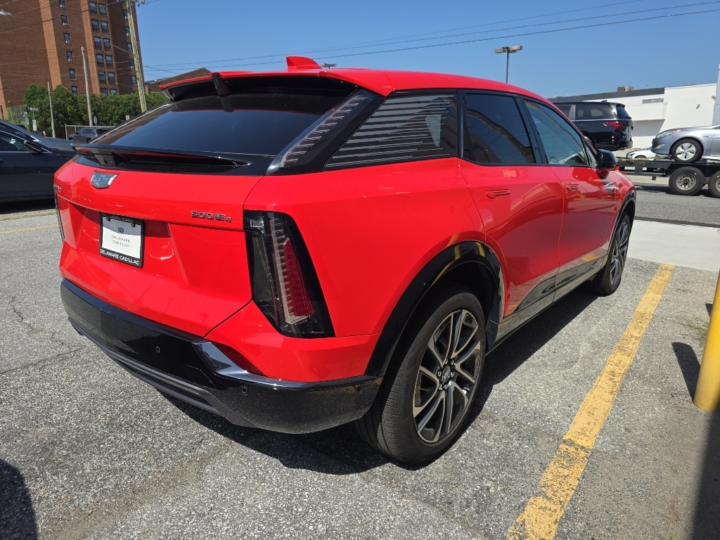 Used 2025 CADILLAC OPTIQ Sport 1 SUV