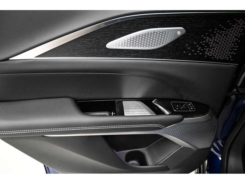 2026 Cadillac LYRIQ V Premium - Photo 12