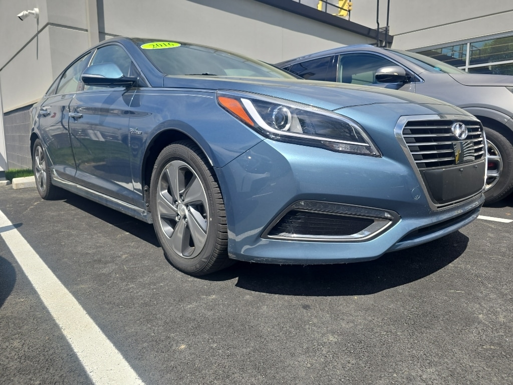 Used 2016 Hyundai Sonata Hybrid Limited with VIN KMHE34L19GA018831 for sale in Wilmington, DE