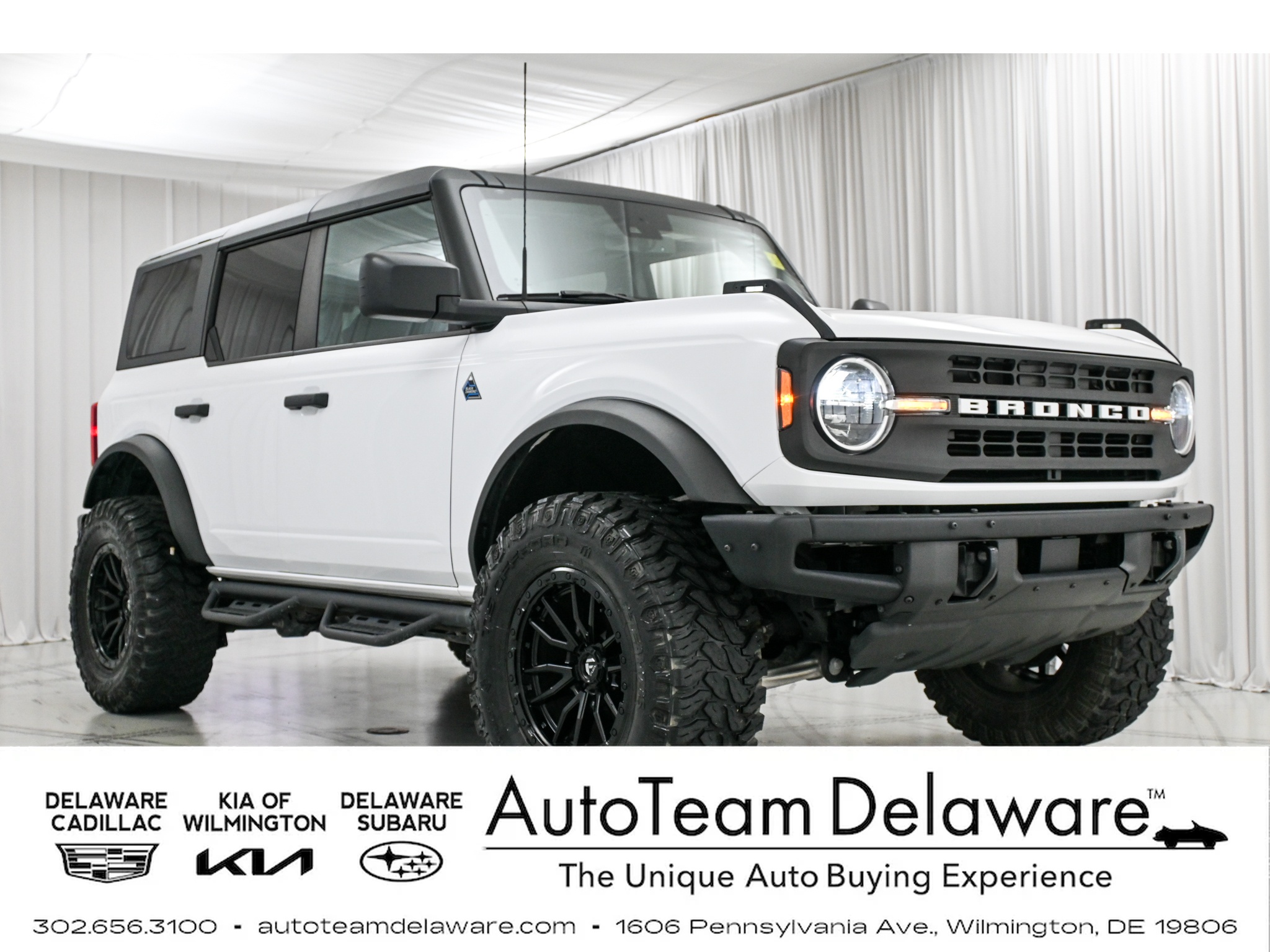 2023 Ford Bronco 4-Door Black Diamond