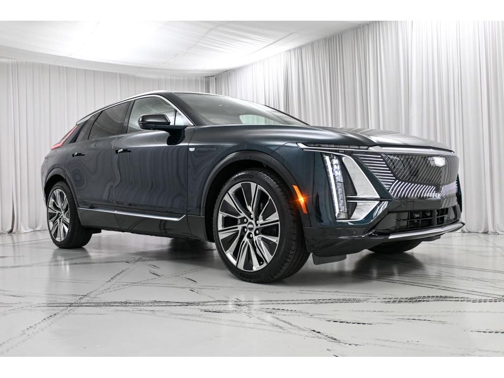 New 2026 CADILLAC LYRIQ Signature Luxury SUV
