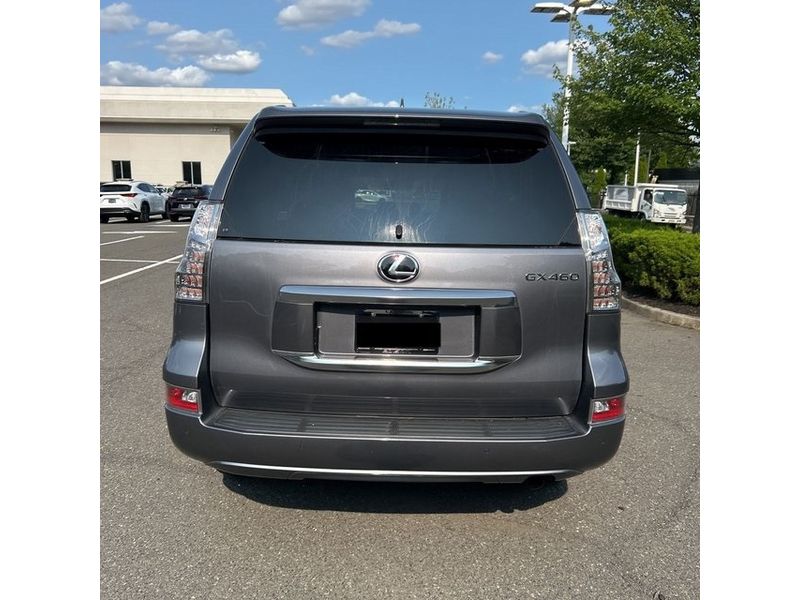 2021 Lexus GX 460 Premium photo 3