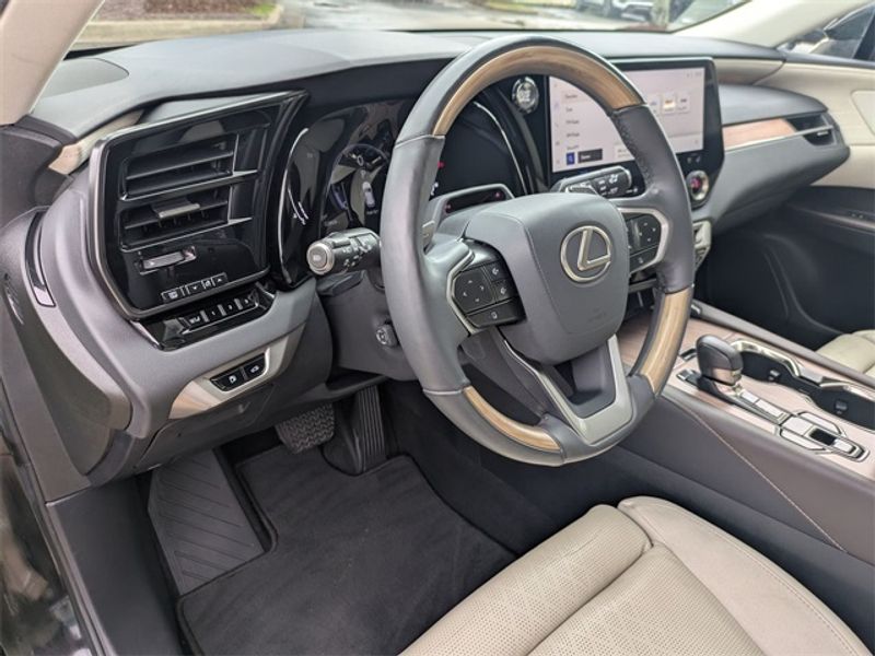 2023 Lexus RX 350 Luxury photo 2