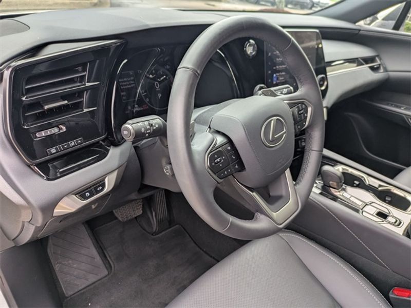 2024 Lexus RX 350 photo 2