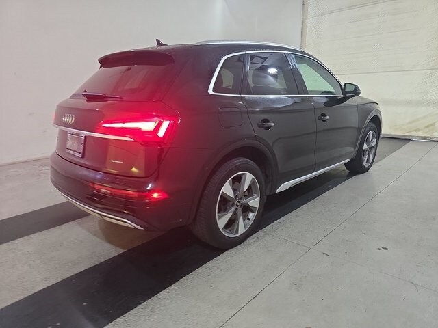 2022 Audi Q5 40 Premium Plus photo 3