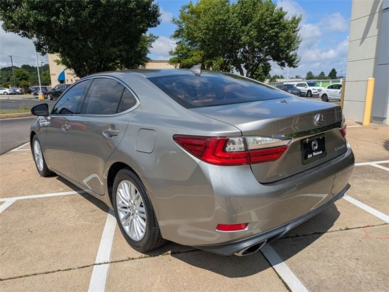2016 Lexus ES 350 Base photo 4