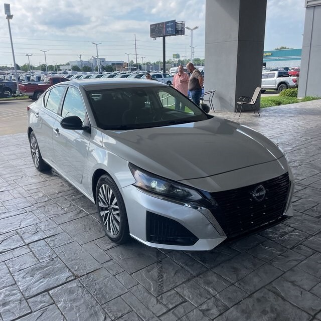 2024 Nissan Altima 2.5 SV photo 4