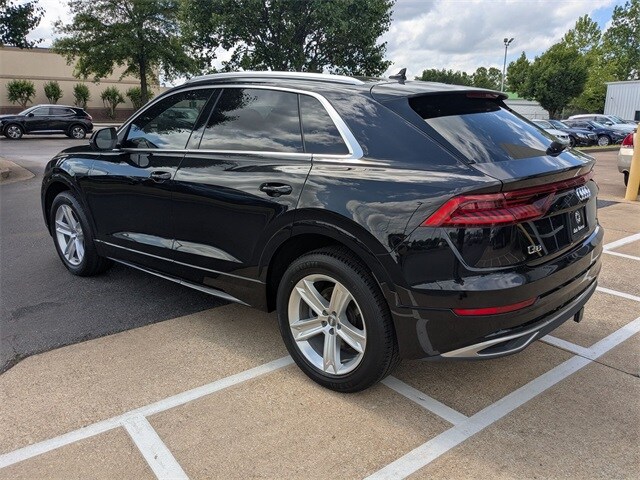 2019 Audi Q8 Premium photo 4