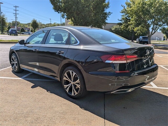2022 Volkswagen Passat SE photo 3