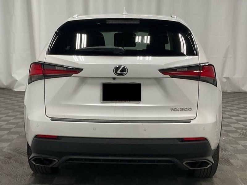2021 Lexus NX 300 photo 3