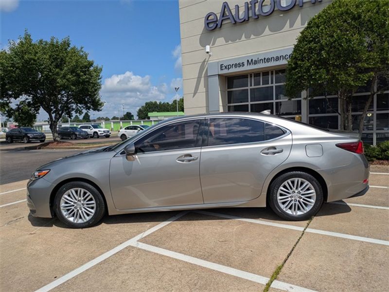 2016 Lexus ES 350 Base photo 3