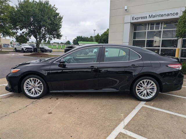 2018 Toyota Camry XLE photo 3