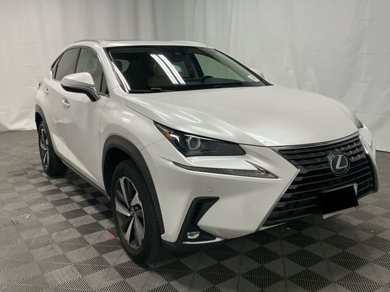 2021 Lexus NX 300 photo 4