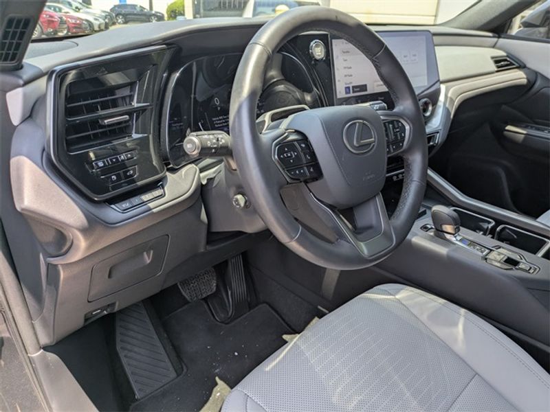 2024 Lexus TX 350 Premium photo 2