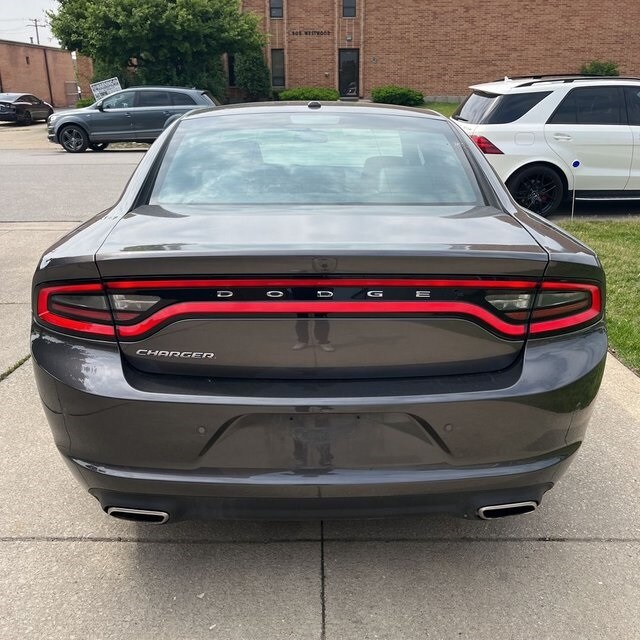 2022 Dodge Charger SXT photo 4