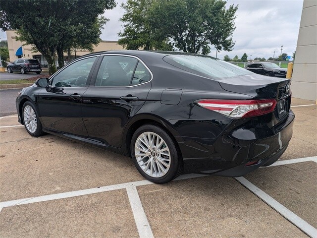 2018 Toyota Camry XLE photo 4