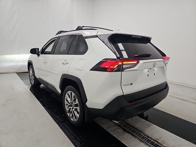2023 Toyota RAV4 XLE Premium photo 2