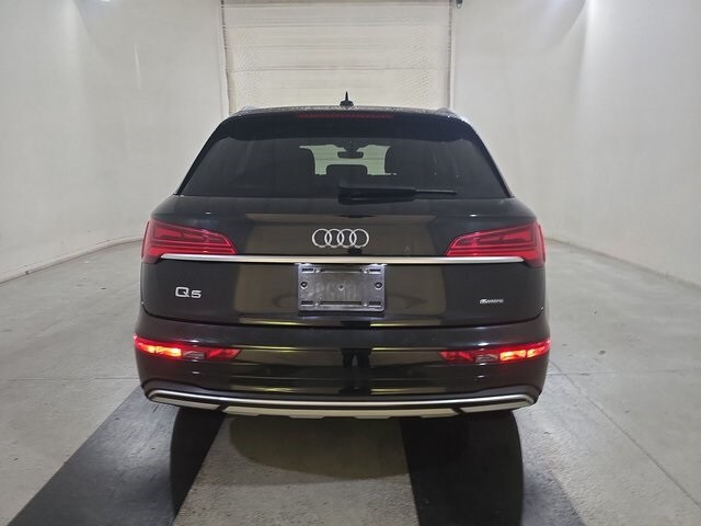2022 Audi Q5 40 Premium Plus photo 2