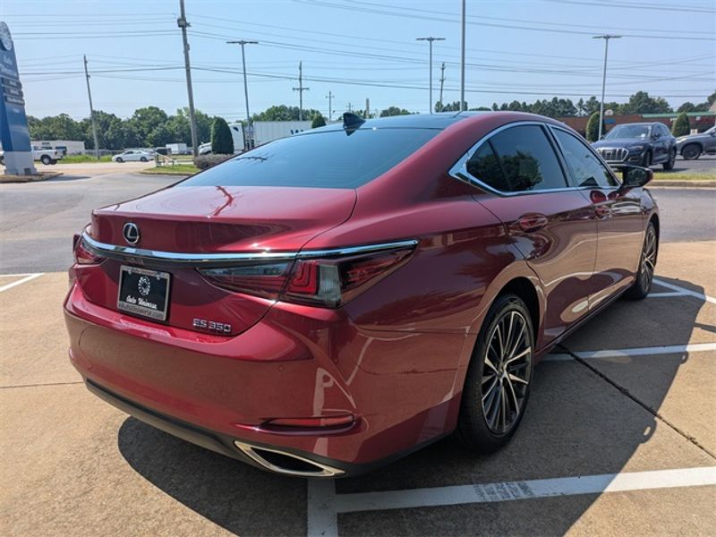 2022 Lexus ES 350 Base photo 2