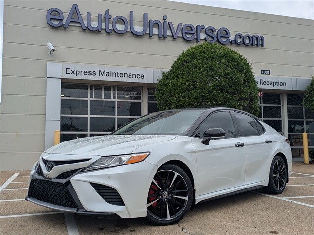 2020 Toyota Camry XSE V6 photo 3