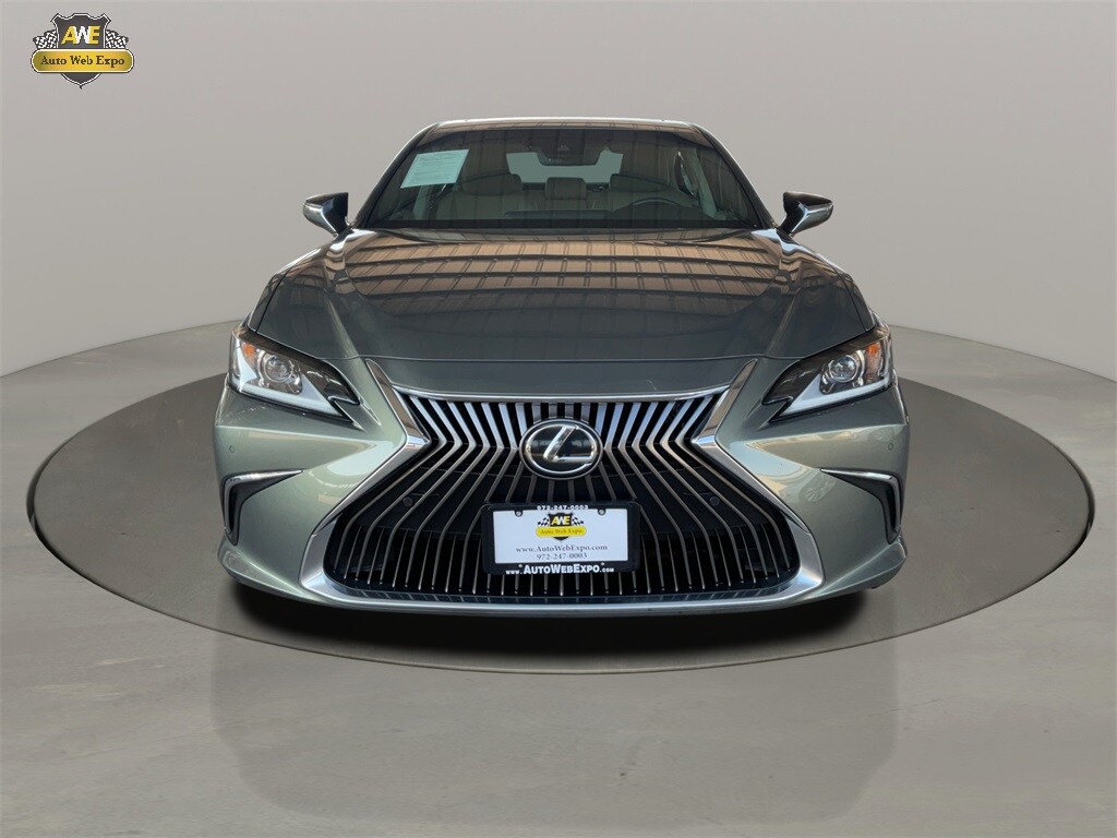 2019 Lexus ES 350 Ultra Luxury photo 2