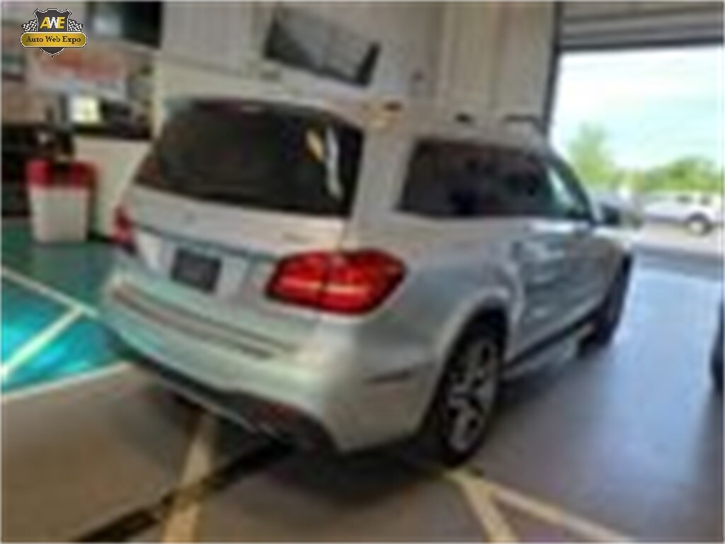2017 Mercedes Benz GLS 550 4MATIC photo 4
