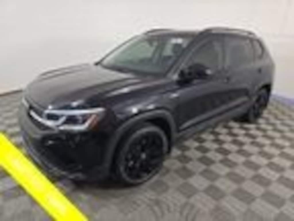 Used 2024 Volkswagen Taos 1.5T SE Black SUV