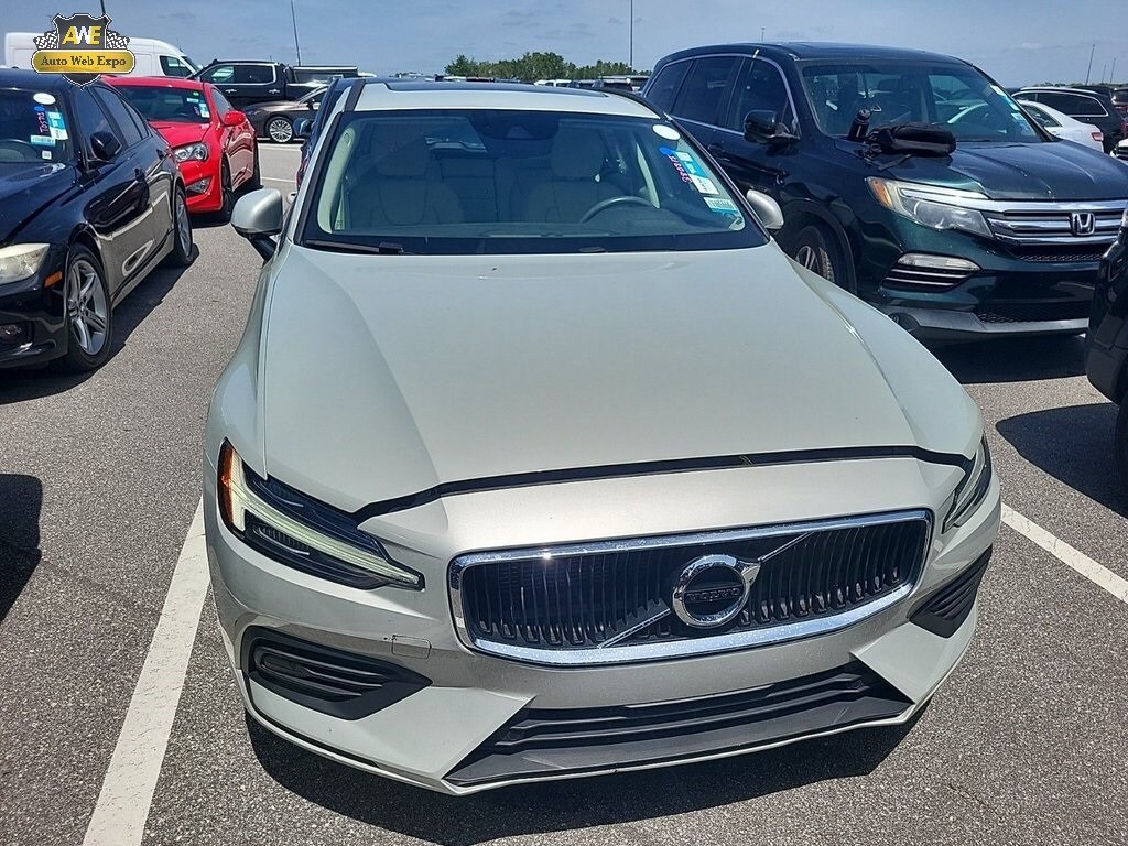 2020 Volvo V60 T5 photo 2