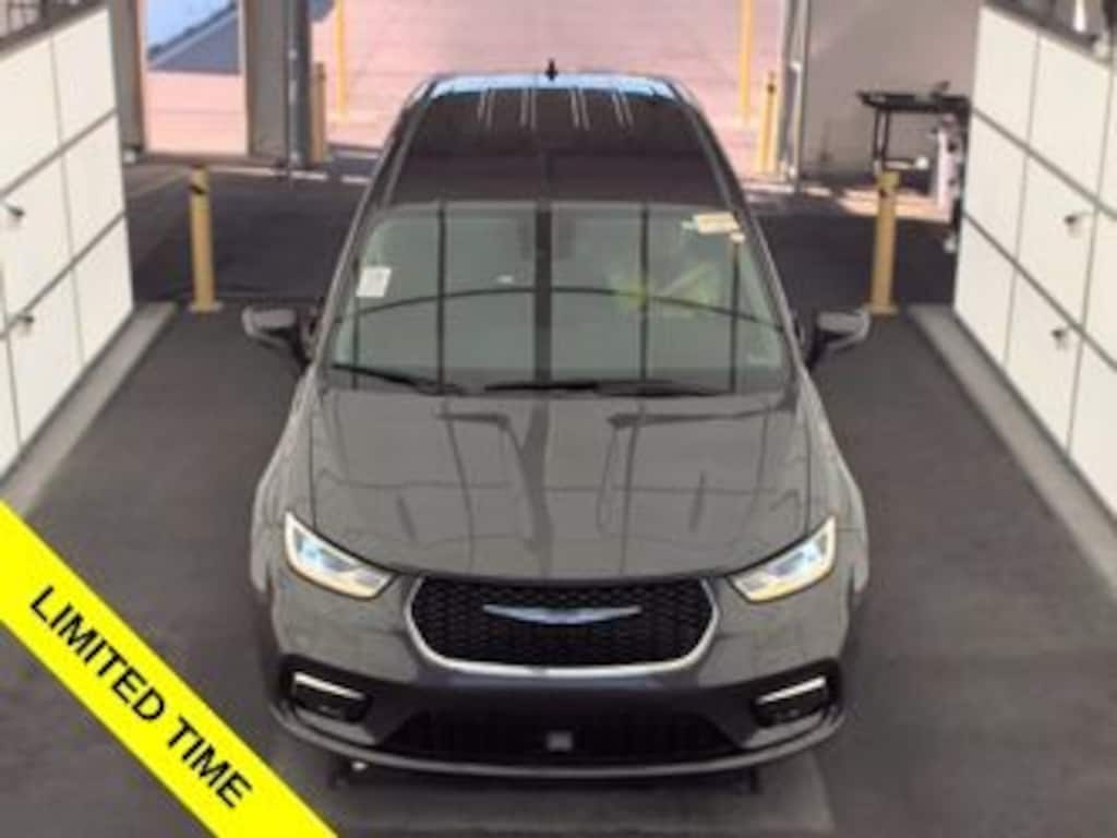 Used 2023 Chrysler Pacifica Touring L Van Passenger Van
