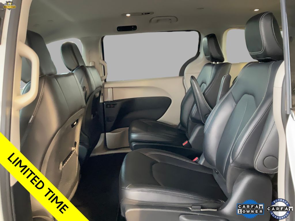 2024 Chrysler Pacifica PHEV Select - Photo 12