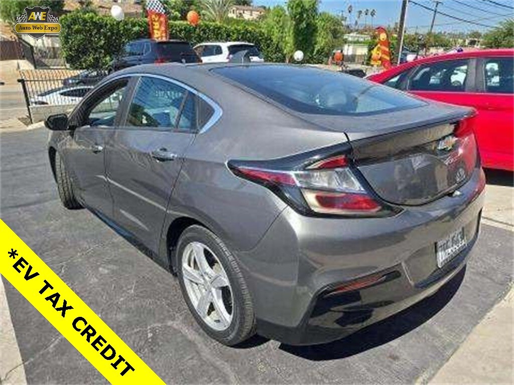 2017 Chevrolet Volt LT photo 3