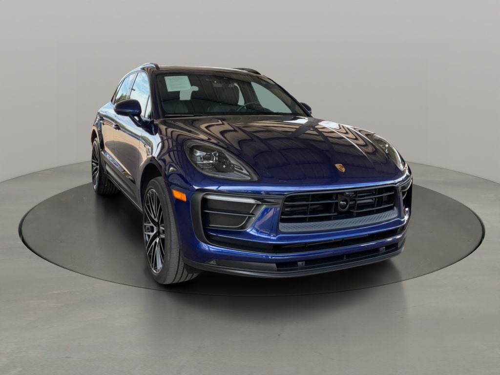 2022 Porsche Macan Base