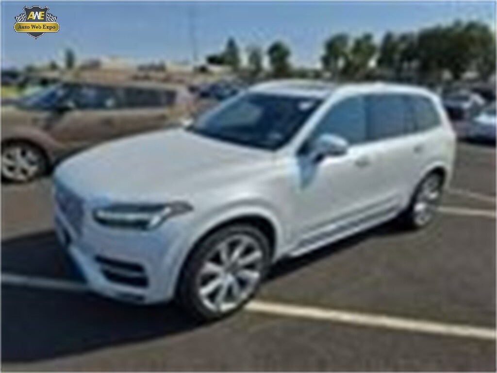 2016 Volvo XC90 T8 Inscription photo 3