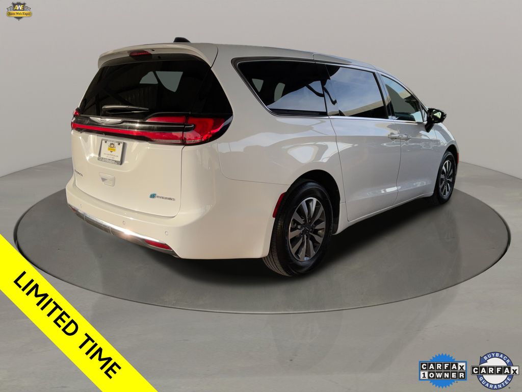 2024 Chrysler Pacifica PHEV Select - Photo 6