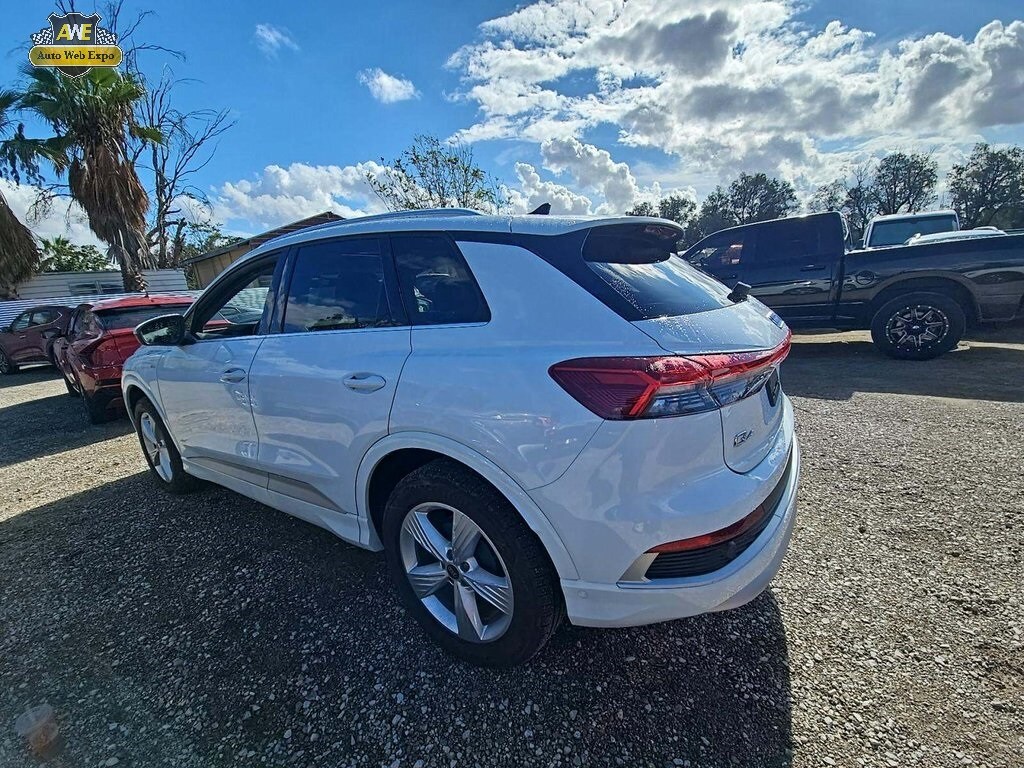 2023 Audi Q4 50 E-tron Premium Plus photo 3